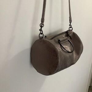 Thacker NYC Convertible Crossbody – Rose Gold Metallic Leather